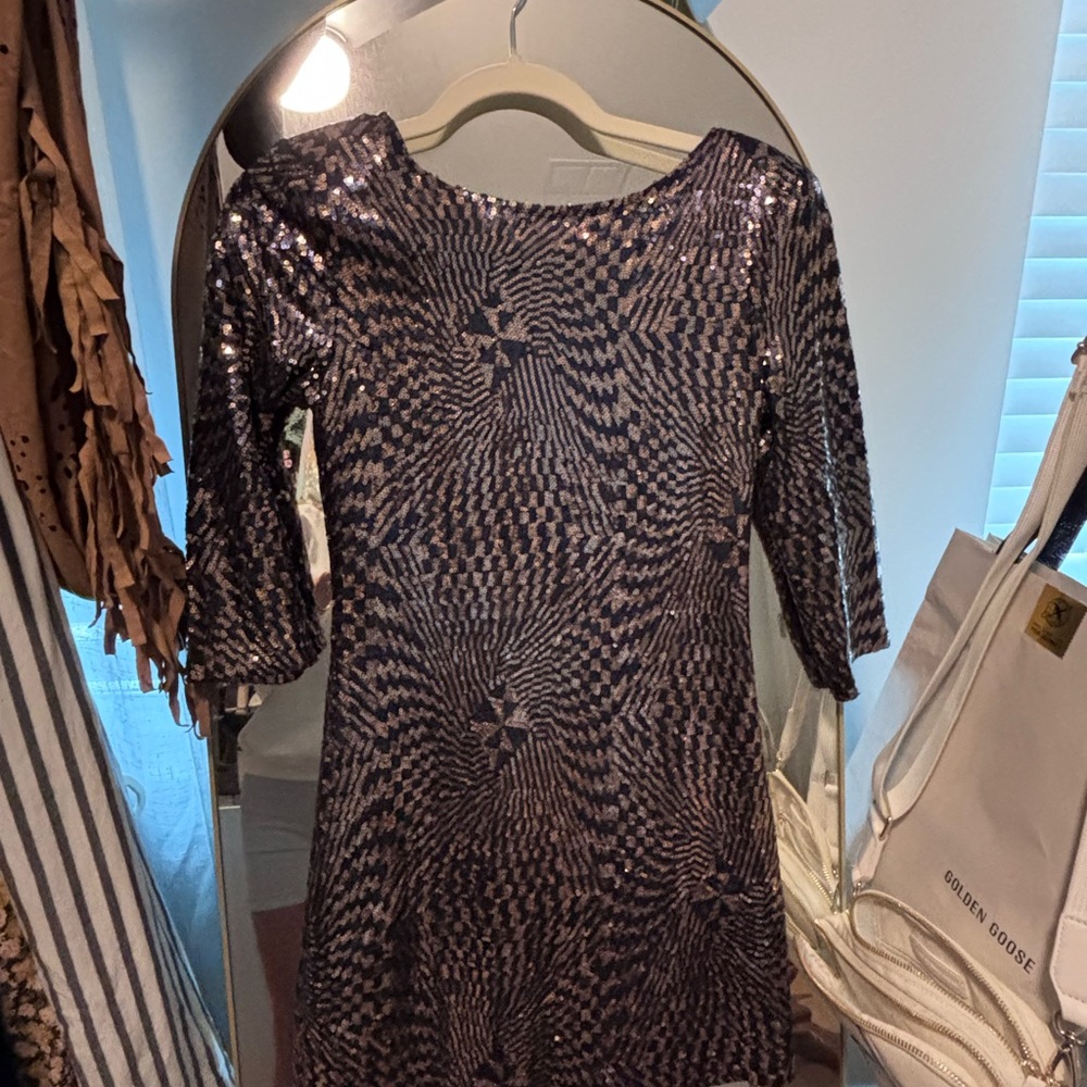 Elegant Backless Sequin Dress in Black and Purple